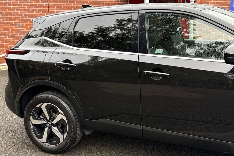2022 Nissan Qashqai 1.3 DIG-T MHEV N-Connecta XTRON Euro 6 (s/s) 5dr SUV PETROL Automatic