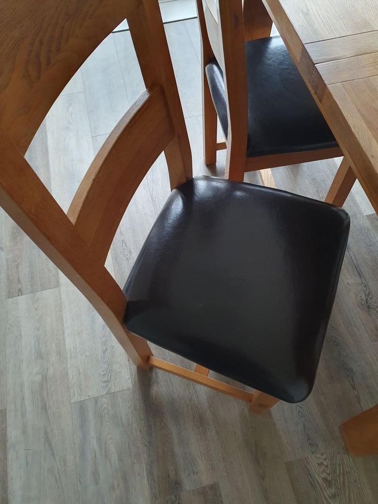 Oak furniture land solid wood extendable dinning table and chairs