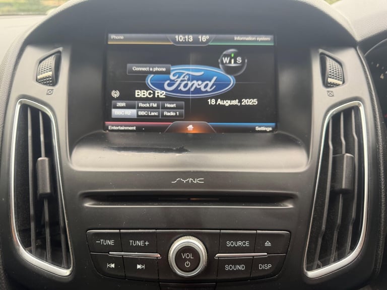 2015 Ford Focus 1.5 TDCi Zetec Euro 6 (s/s) 5dr HATCHBACK Diesel Manual