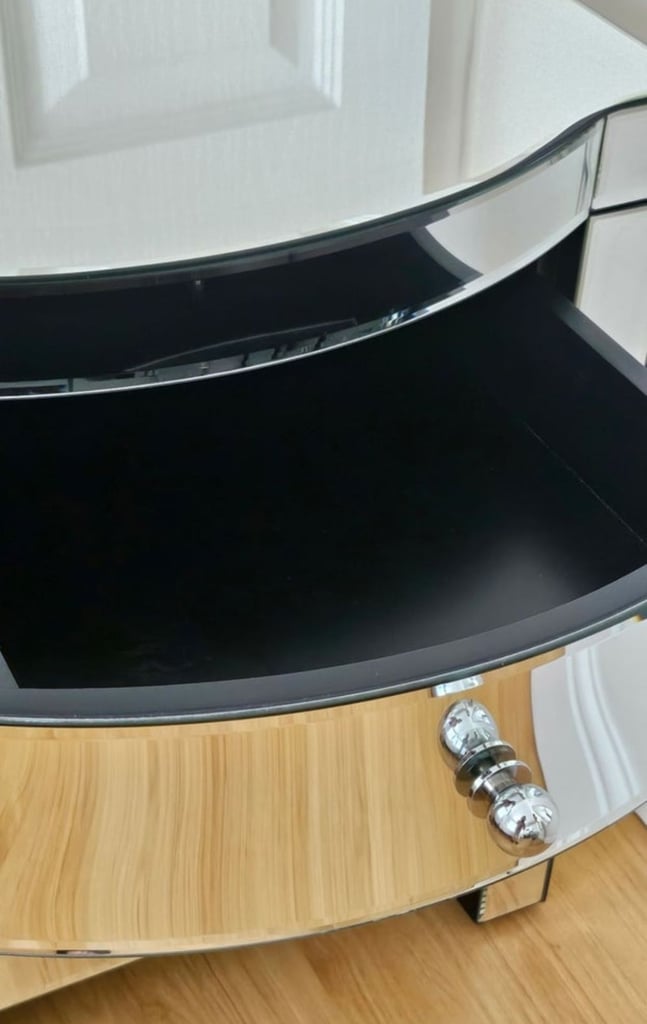Beautiful Mirrored Bedside Cabinet - Quick Sale!