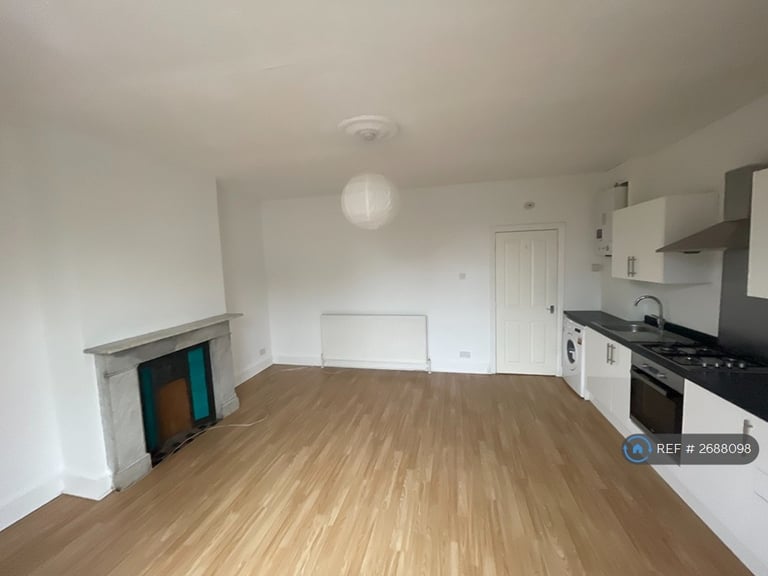 1 bedroom flat in Oakfield Road, Croydon, CR0 (1 bed) (#2688098)