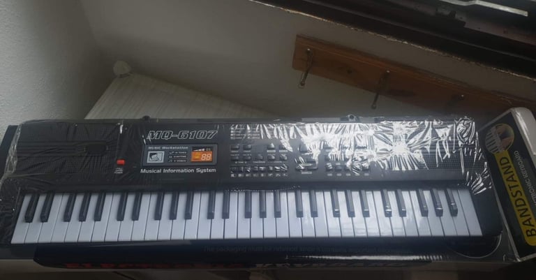 Piano keyboard electric brand new 