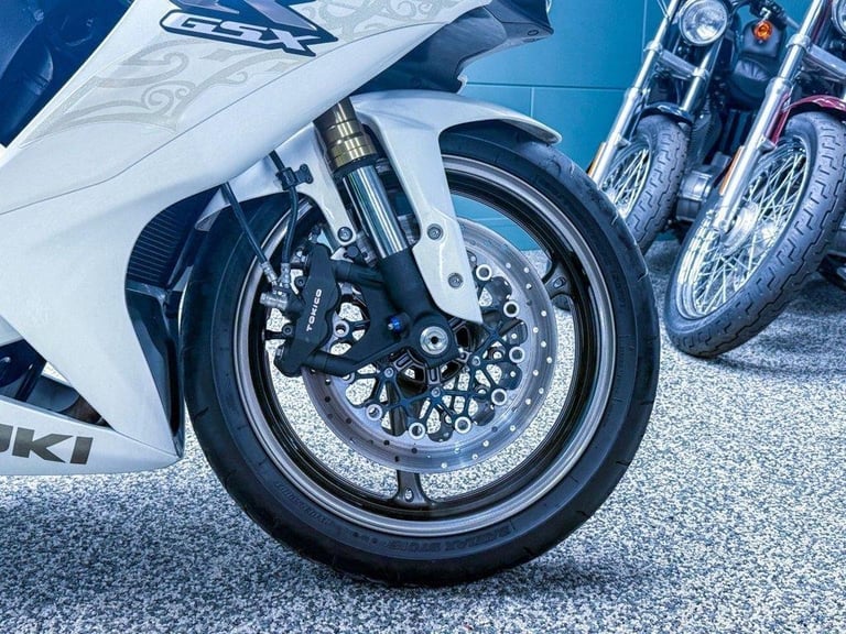 2009 09 SUZUKI GSX-R600 TRIBAL LTD EDITION 599CC - LOW MILES - JUST 2 OWNERS