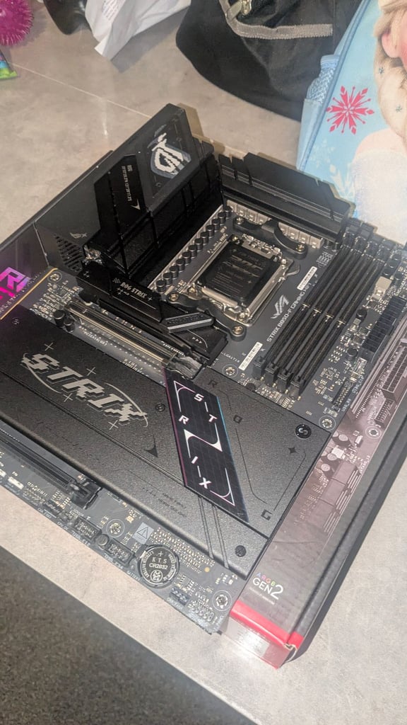 ASUS ROG Strix B850-F Gaming WiFi - 7