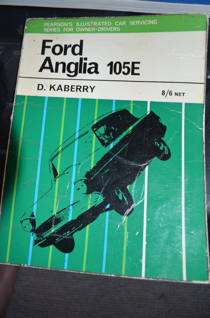 FORD ANGLIA 105E PEARSONS ILLUSTRATED CAR SERVICING SERIES FOR OWNER DRIVER BOOK