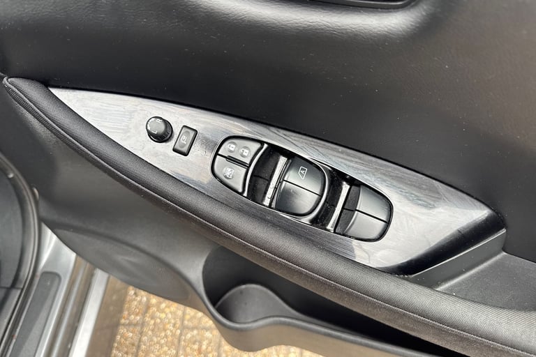 2022 Nissan Leaf 110kW N-Connecta 39kWh 5dr Auto Hatchback Electric Automatic