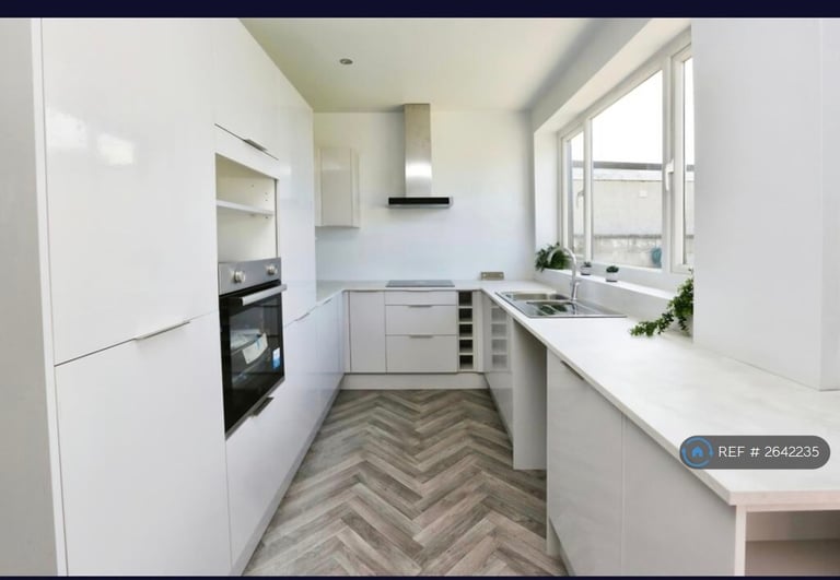 3 bedroom house in Fareham Road, Gosport, PO13 (3 bed) (#2642235)