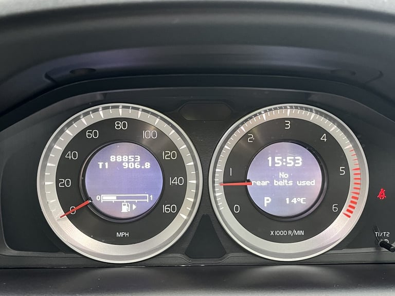 VOLVO XC60 2.4 D5 SE Lux 2011