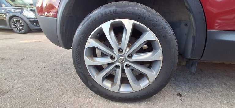 2013 Nissan Qashqai 1.6 dCi Tekna 5dr [Start Stop] HATCHBACK DIESEL Manual