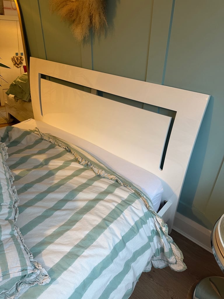 Beautiful Bedroom bed wardrobe home 