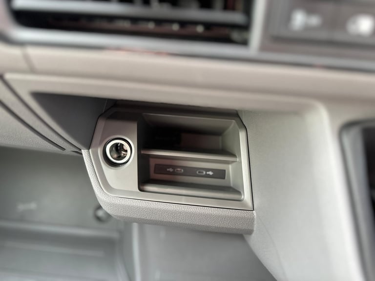 25 Reg,VW,Crafter,,L2H2,Commerce,Business RWD, MWB,Air-Con,Utility,Workshop,Van