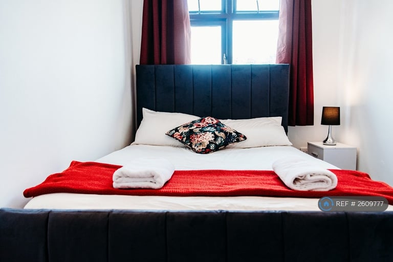 2 bedroom flat in Mill Lodge, Shoeburyness, Southend-On-Sea, SS3 (2 bed) (#2609777)