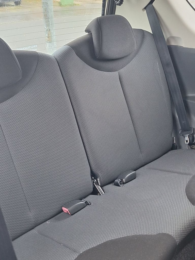 Price dropped .. Aygo 2006