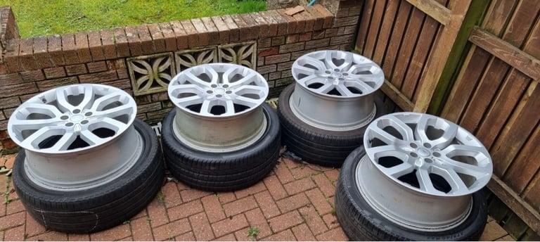 Genuine Range Rover Sport Vogue 22"  Alloy Wheels Style 5004 & Tyres!