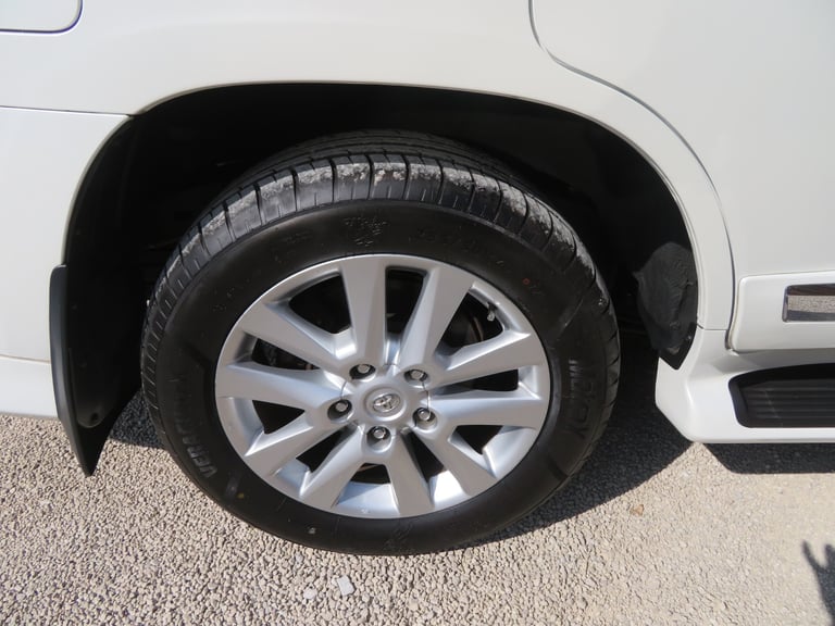 2015 Toyota Landcruiser ZX 4.6 V8  4x4 Petrol Automatic