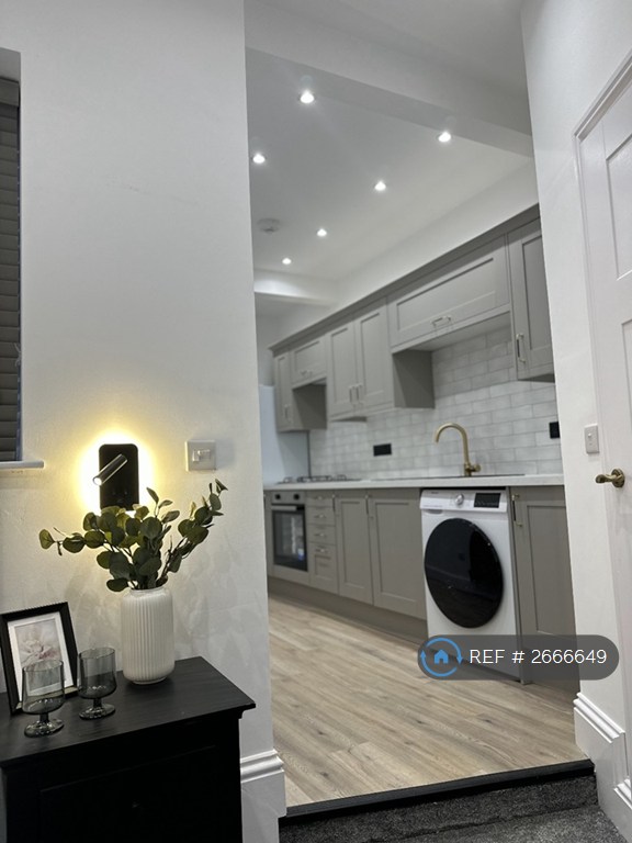 Studio flat in Nottingham Road, Derby, DE1 (#2666649)