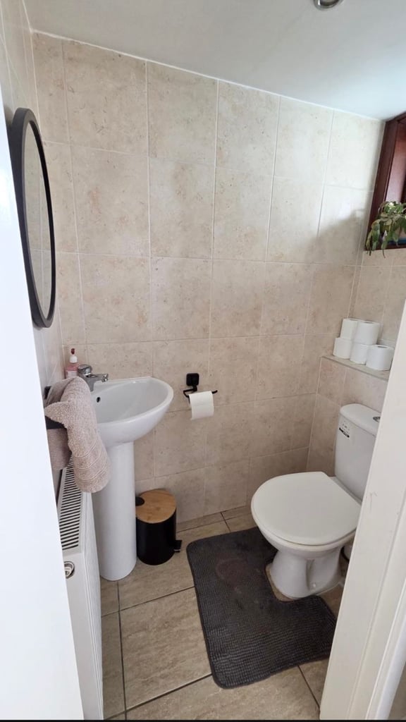 Specious 4 Bedroom house to rent on Downland Drive, Southgate, Crawley