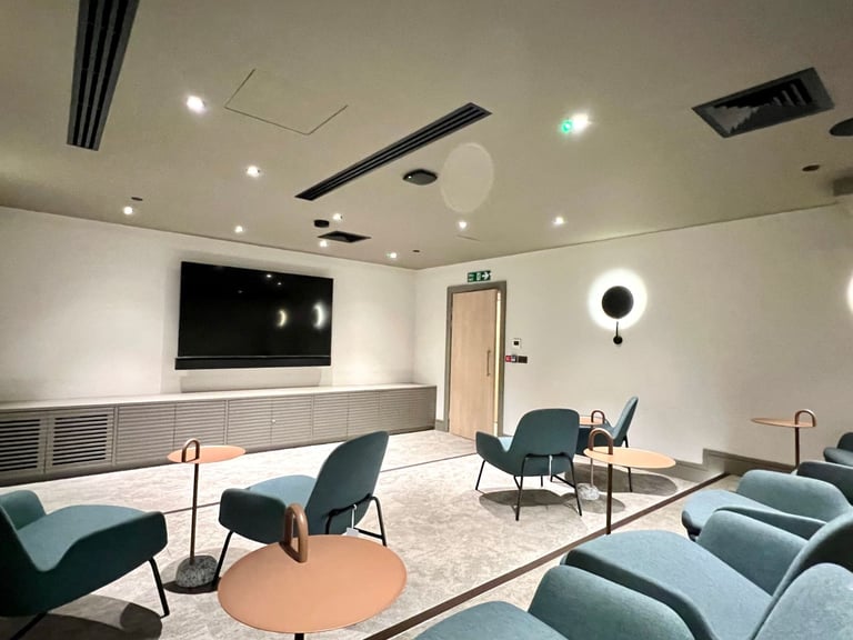 🏡 Modern 1-Bed Flat + Gym & Cinema | Flexible Tenancy | Co Lets & Subletters – Raynes Park SW20
