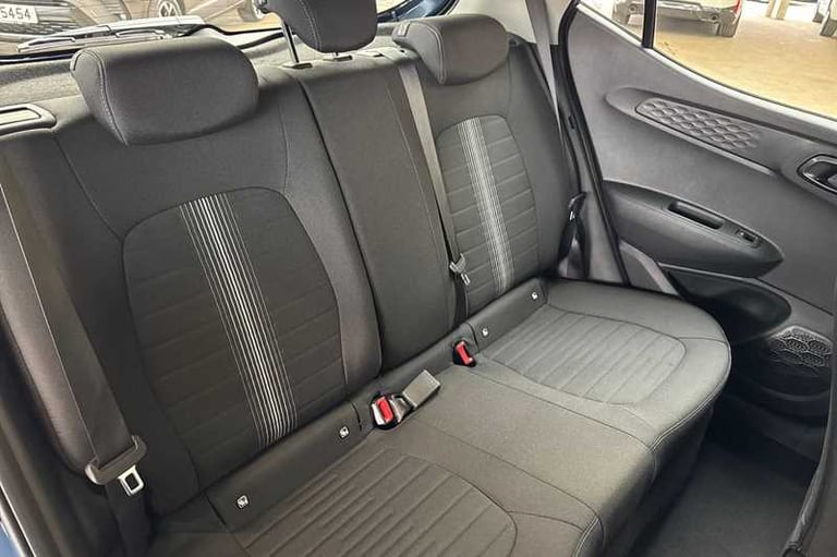 2025 Hyundai i10 1.0 Advance Hatchback 5dr Petrol Auto Euro 6 (s/s) (63 ps) Hatchback Petrol Auto...