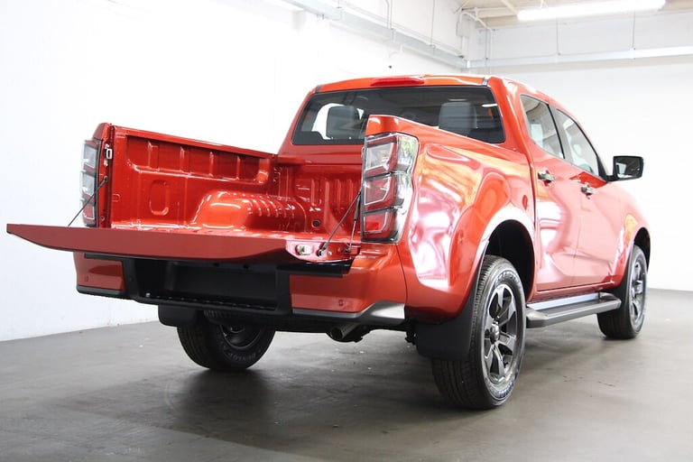 1969 Isuzu D-Max 1.9 TD V-Cross Double Cab Auto 4WD [164] (UNSTOPPABLE V-CROSS £2,500 + VAT Pick ...