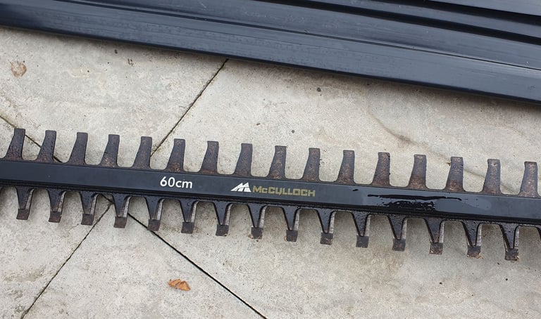McCullock Cordless hedge trimmer 