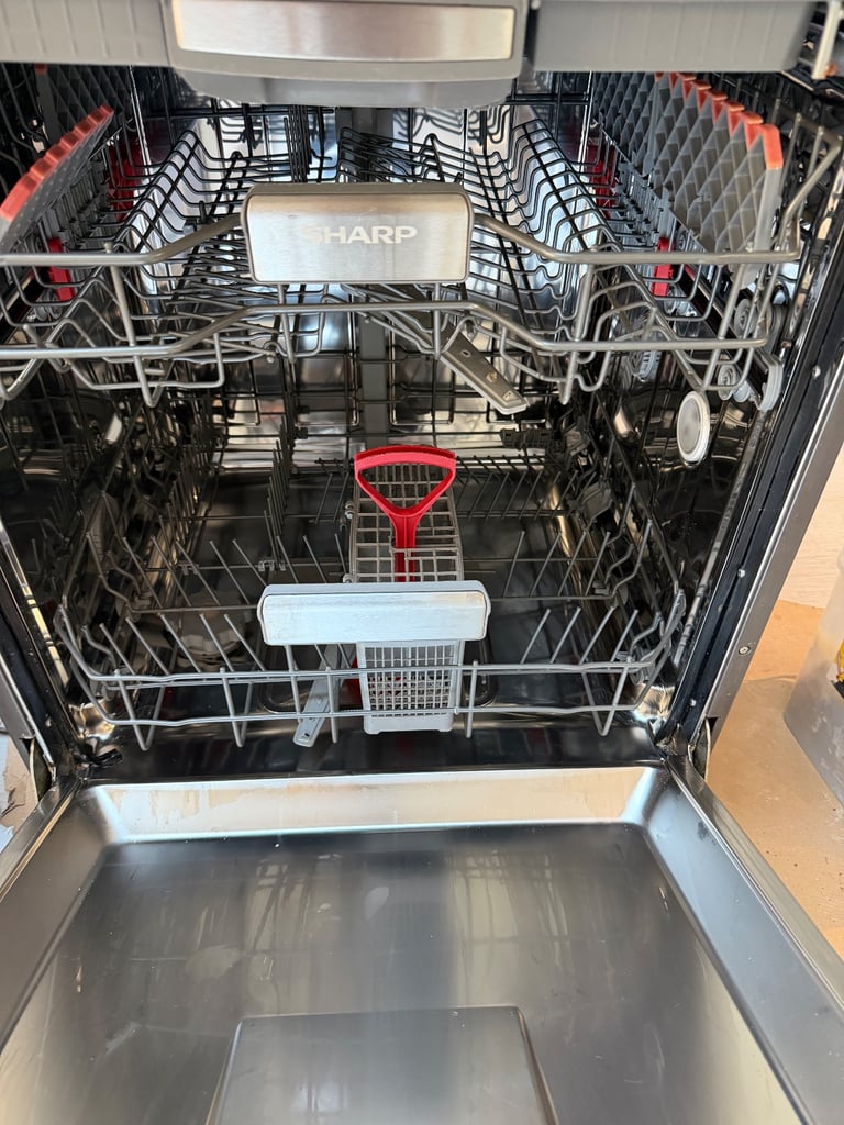 Sharp dishwasher