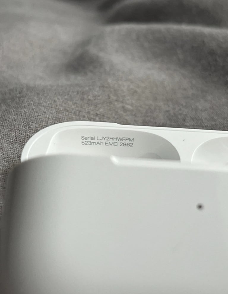 Apple AirPods gen 2 pros