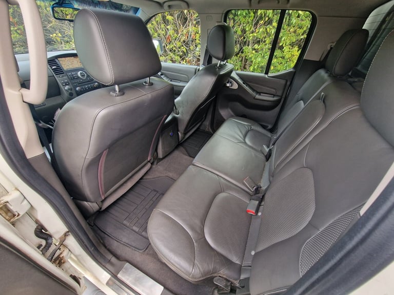 2012 Nissan Navara Double Cab Pick Up Outlaw 3.0dCi V6 231 4WD Auto PICK UP Diesel Automatic