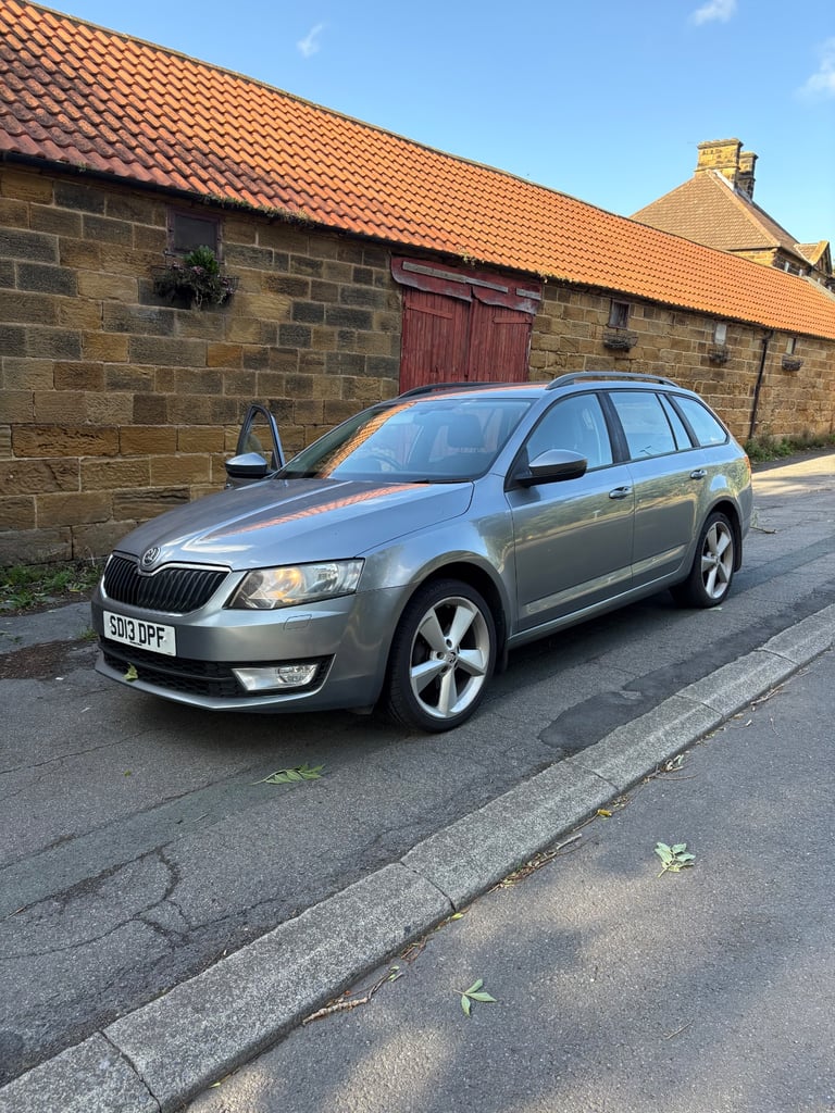 Skoda, OCTAVIA, Estate, 2013, Manual, 1598 (cc), 5 doors