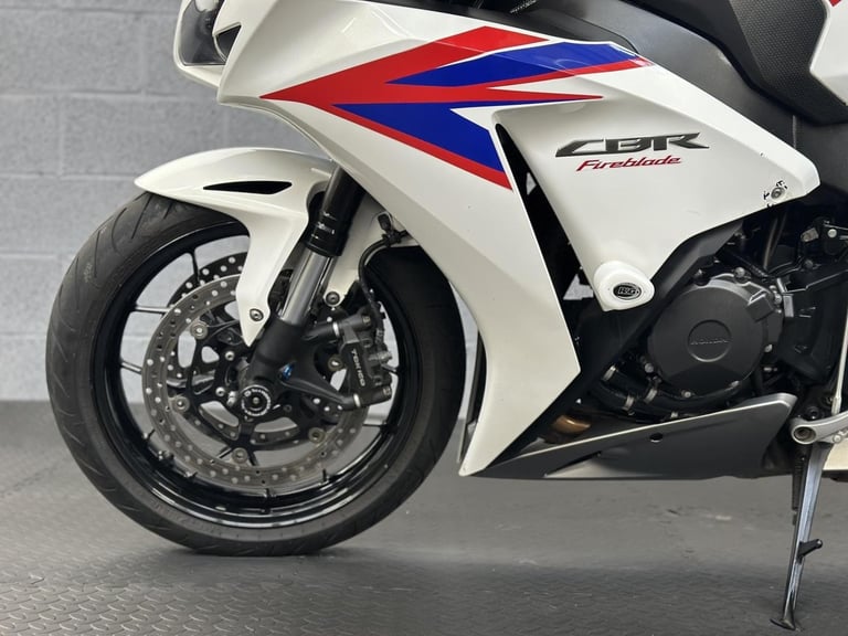 2013 Honda CBR1000RR Fireblade 1000 Super Sports Petrol Manual (178 ps)