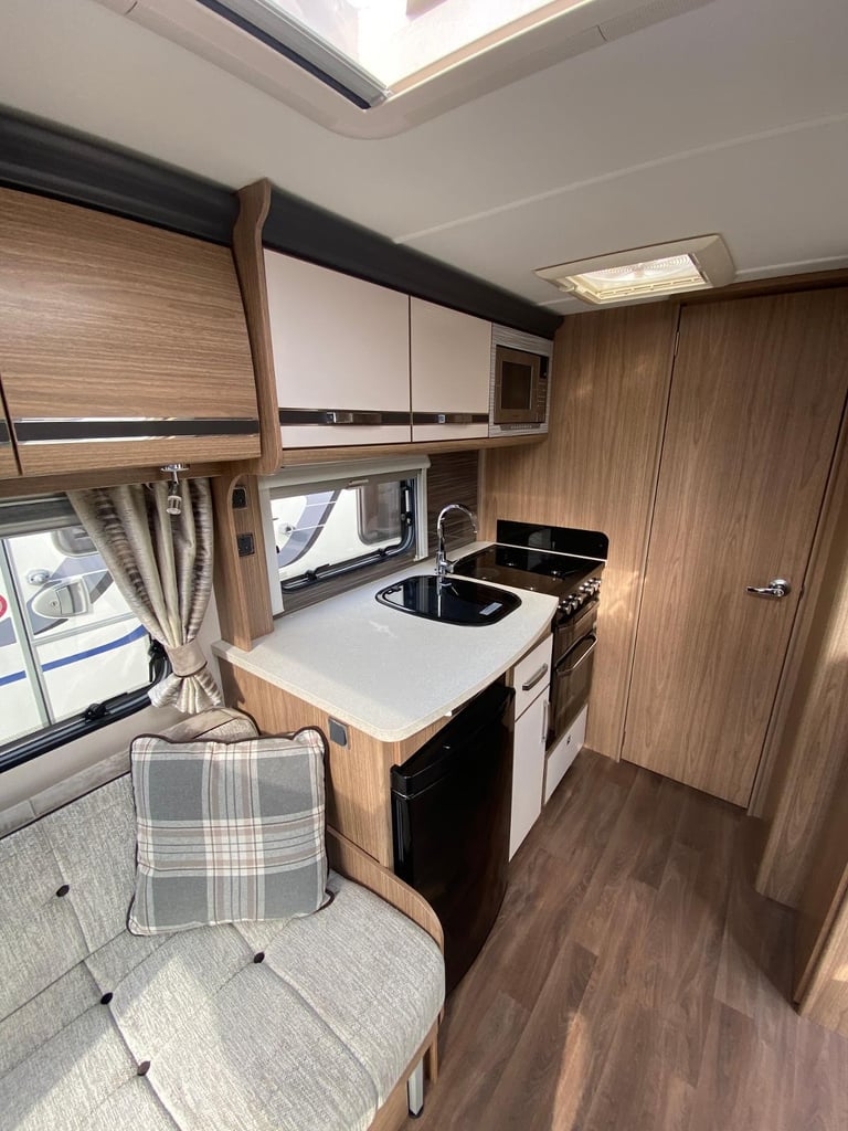 2017 Coachman VIP 545