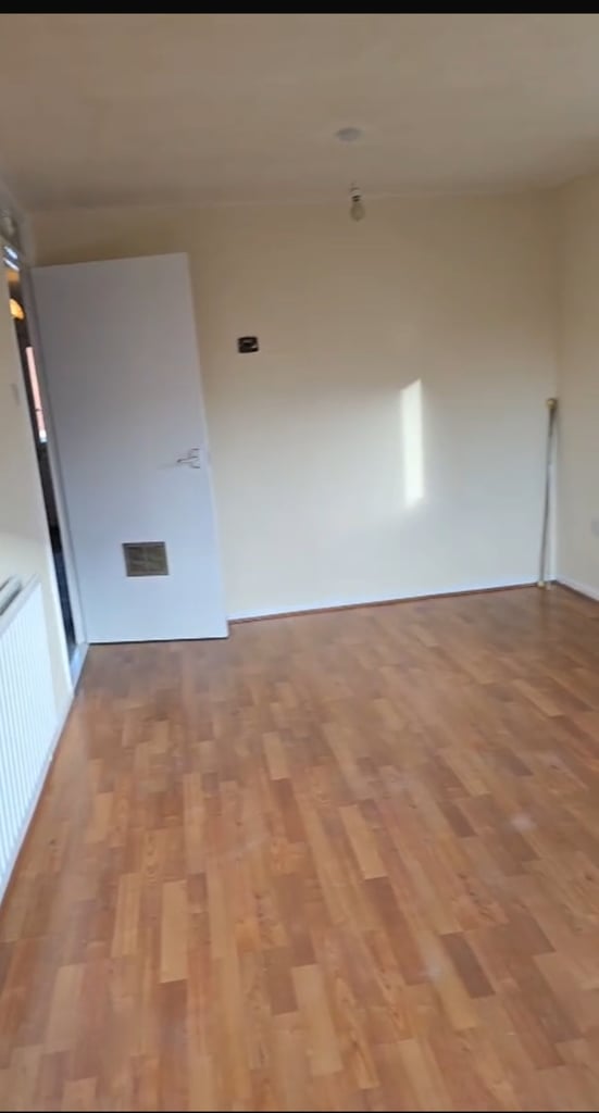 Spacious Flat to rent in Preston area 