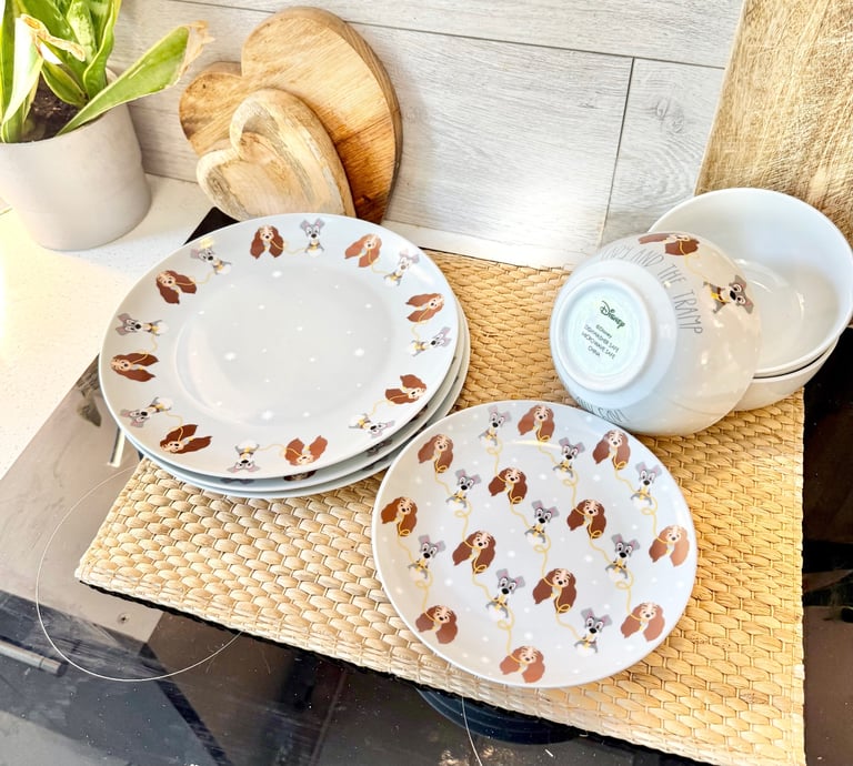 Disney lady & the tramp china dinner set 3 large dinner plates, 4 side plates and 3 bowls