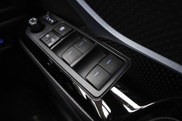 2021 Toyota C-HR 2.0 VVT-h GPF Design SUV 5dr Petrol Hybrid CVT Euro 6 (s/s) (184 ps) HATCHBACK P...