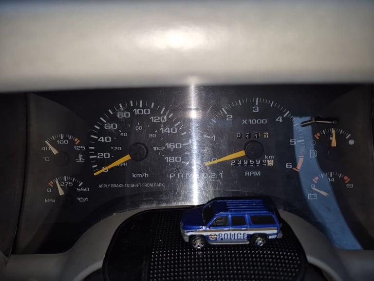 1999 Chevrolet Suburban for sale (Holden – rare Australian factory right hand drive model)