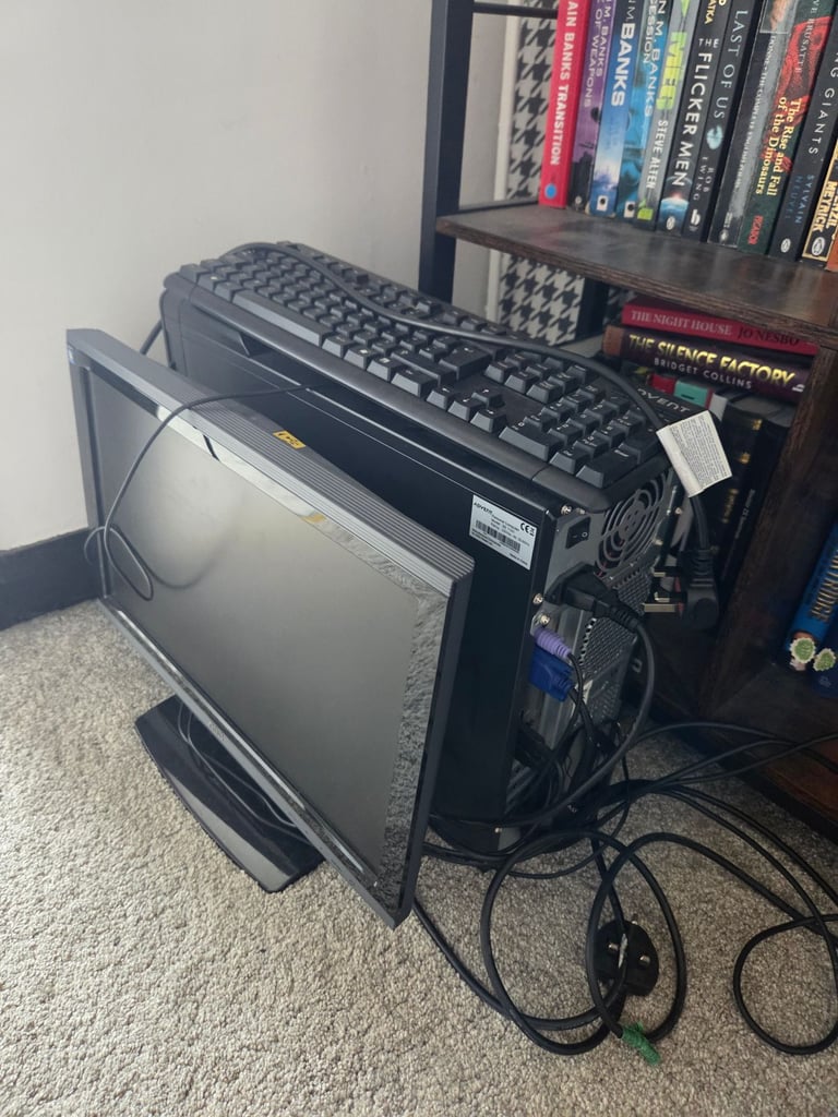 Computer, keyboard and screen