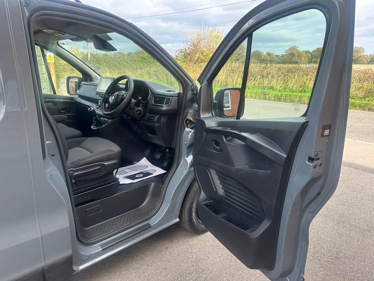 2022 Renault Trafic 2.0 dCi Blue SL28 Business+ L1 H1 Euro 6 (s/s) 5dr PANEL VAN Diesel Manual