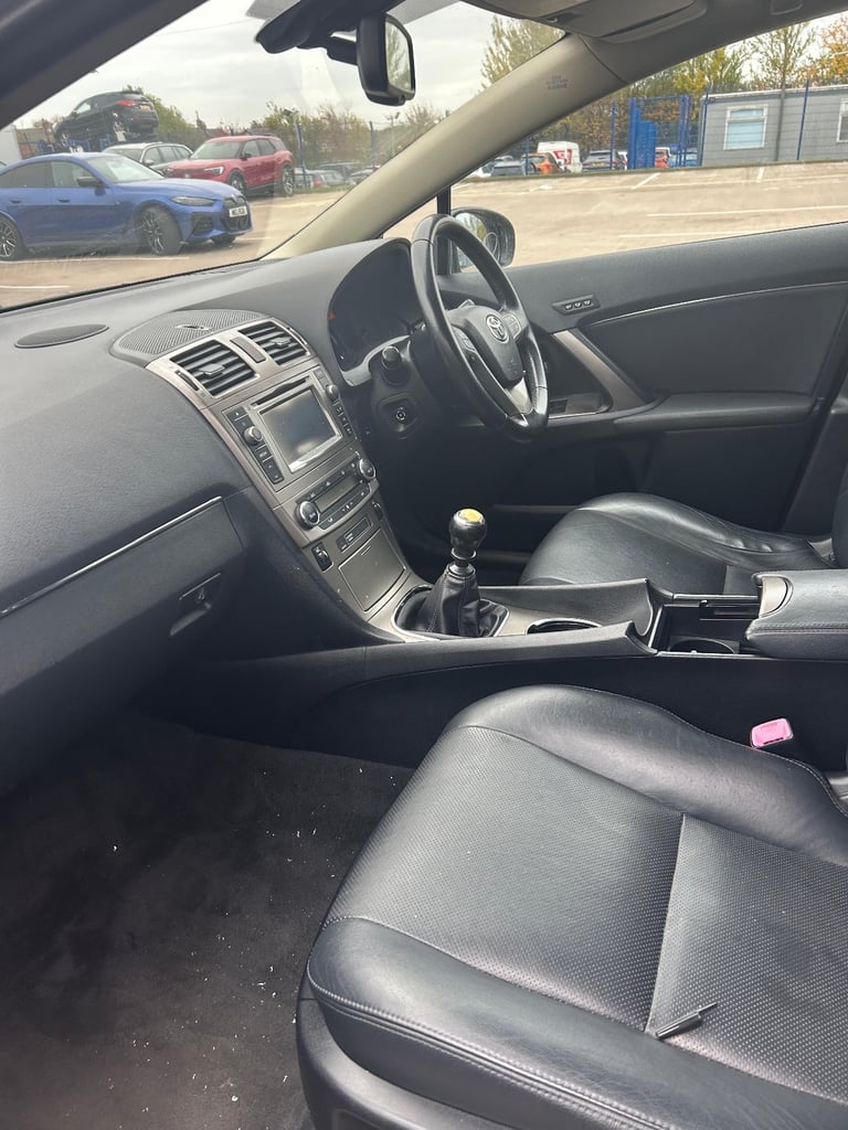 TOYOTA AVENSIS ESTATE - 115k miles - Sept 26 MOT
