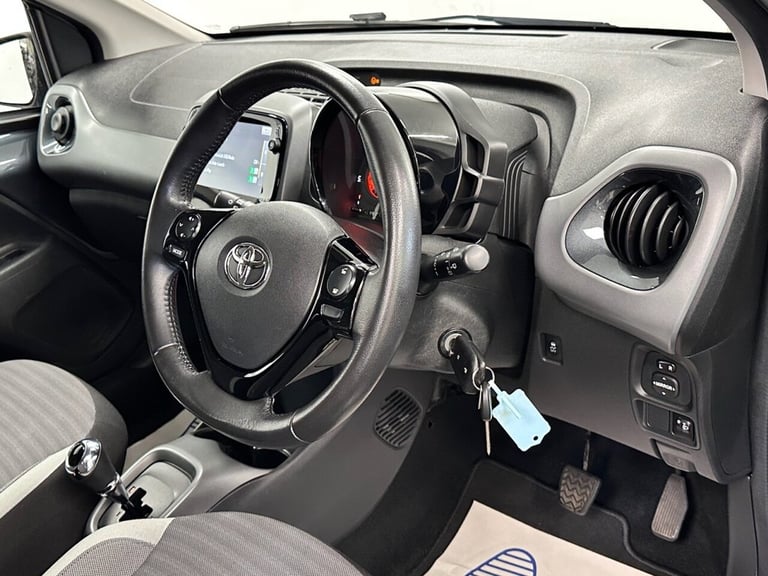 2020 Toyota AYGO 1.0 VVT-i X-TREND FUNROOF X-SHIFT AUTO FIVE DOOR 70 BHP Hatchback Petrol Automatic