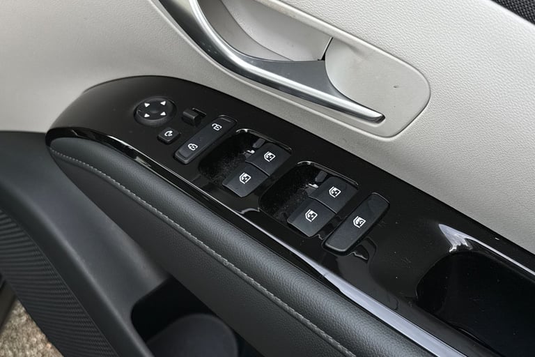 2022 Hyundai TUCSON 1.6 h T-GDi 13.8kWh Ultimate Auto 4WD Euro 6 (s/s) 5dr SUV PETROL/ELECTRIC Au...