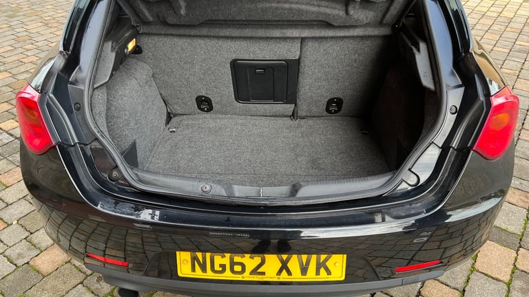 Alfa Romeo, 1.4L Sportiva Turbo Petrol GIULIETTA, Hatchback, 2012, Manual, 1368 (cc), 5 doors