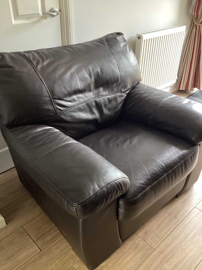 Leather armchair 