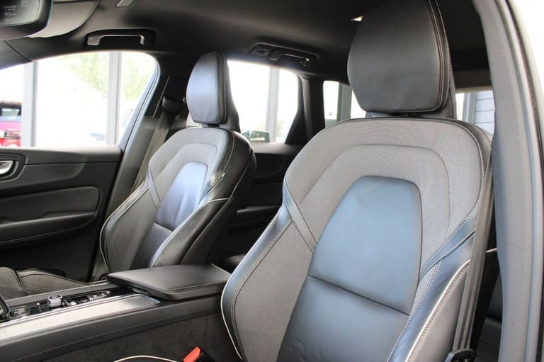 2021 Volvo XC60 2.0 B4 MHEV R-Design SUV 5dr Diesel Hybrid Auto Euro 6 (s/s) (197 ps) ESTATE DIES...