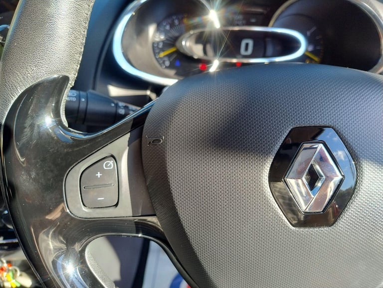 2013 Renault Clio 1.2 16V Dynamique MediaNav Euro 5 5dr HATCHBACK Petrol Manual
