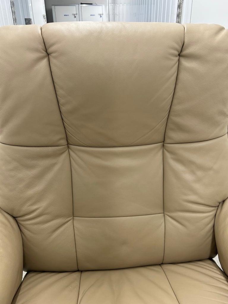 Ekornes Stressless Mayfair Large Size Beige Leather Power Recliner 2021