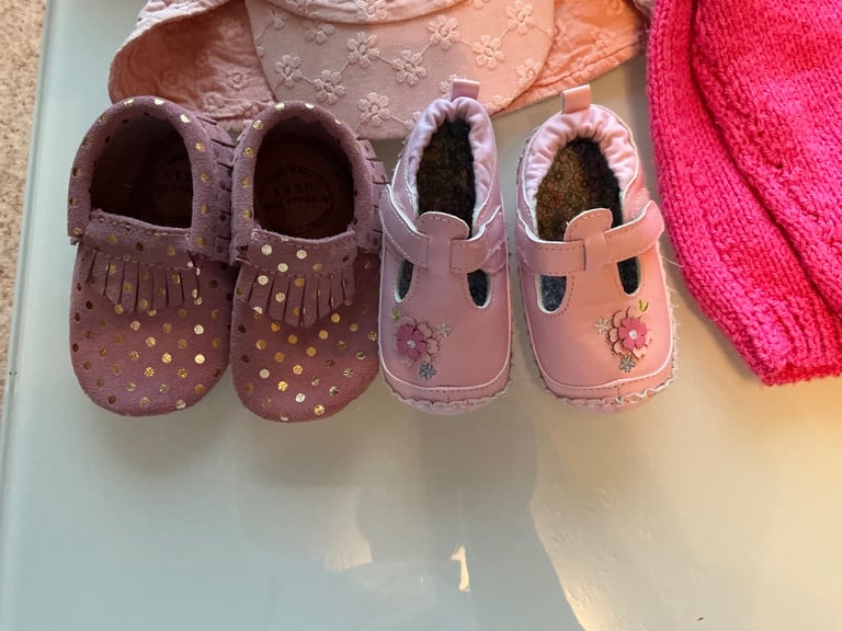 Bundle of toddler clothes 12-18 months