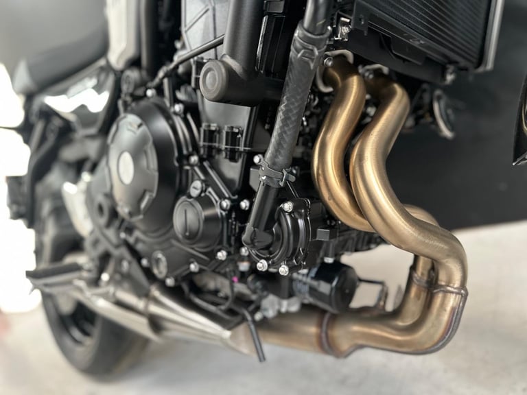 STUNNING ONE OWNER 2023/23 KAWASAKI Z650 RS MOTORCYCLE 