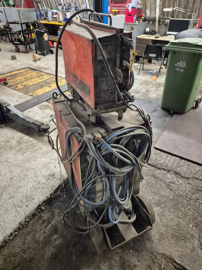 3 phase kemppi 405  mig welder