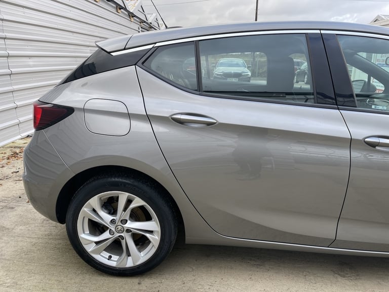 VAUXHALL ASTRA 1.4 i SRi 2017