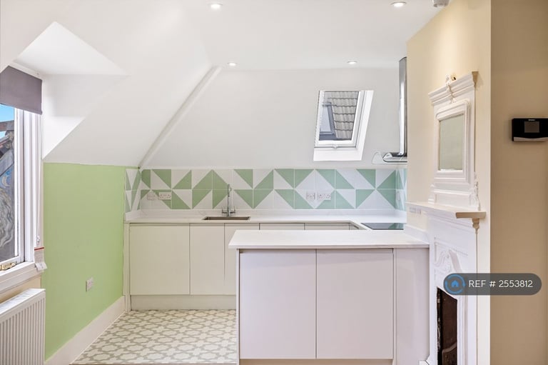 2 bedroom flat in Beaconsfield Villas, Brighton, BN1 (2 bed) (#2553812)